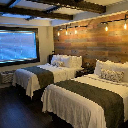 Cedar Stables Inn & Suites Sandusky Exterior photo